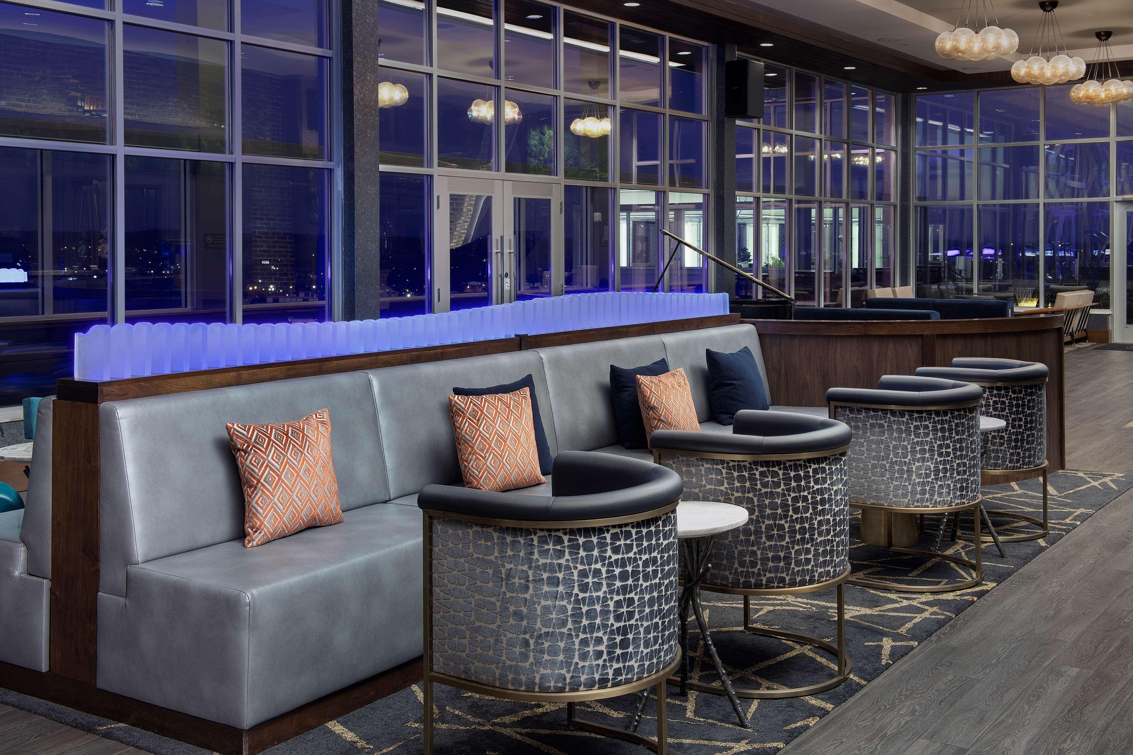 Embassy Suites By Hilton Knoxville Downtown מראה חיצוני תמונה