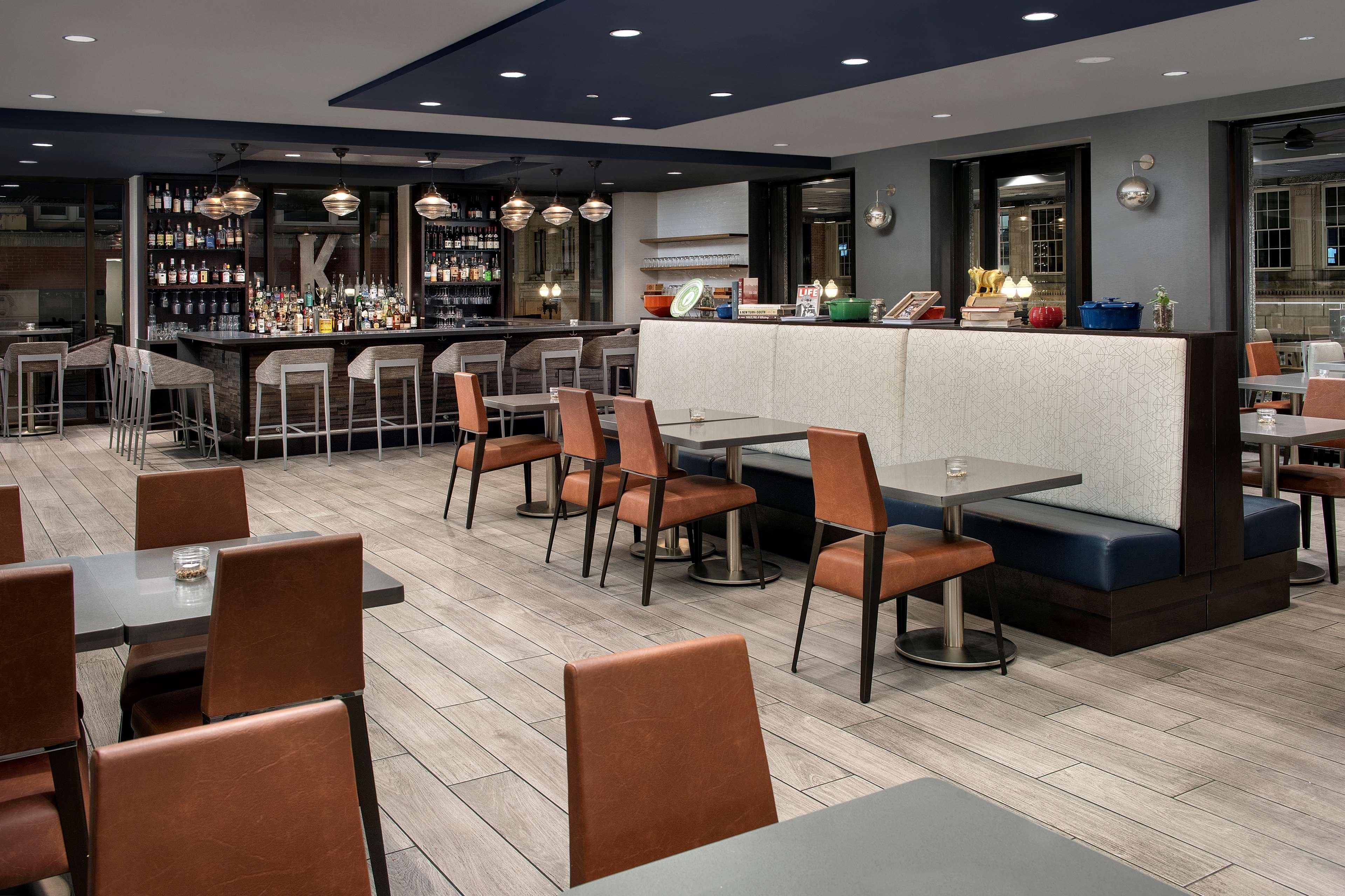 Embassy Suites By Hilton Knoxville Downtown מראה חיצוני תמונה