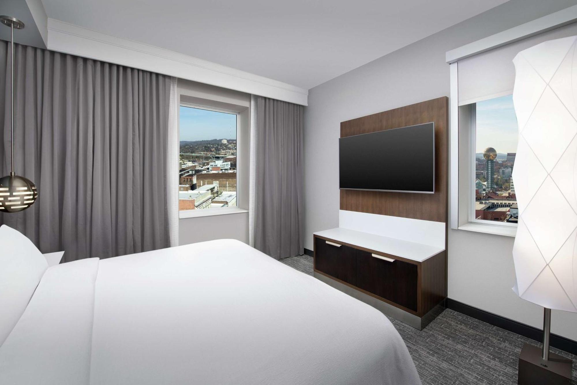 Embassy Suites By Hilton Knoxville Downtown מראה חיצוני תמונה