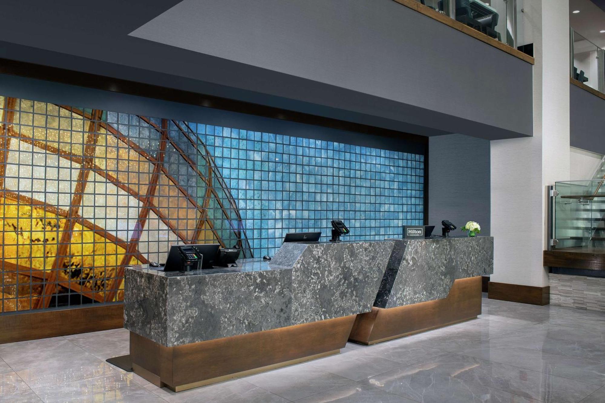 Embassy Suites By Hilton Knoxville Downtown מראה חיצוני תמונה