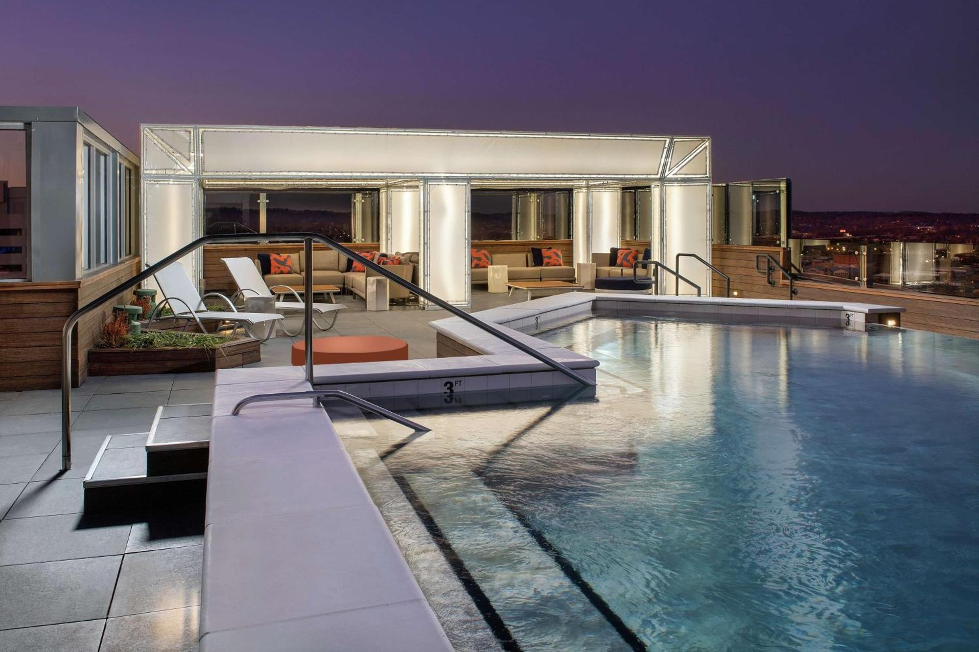 Embassy Suites By Hilton Knoxville Downtown מראה חיצוני תמונה