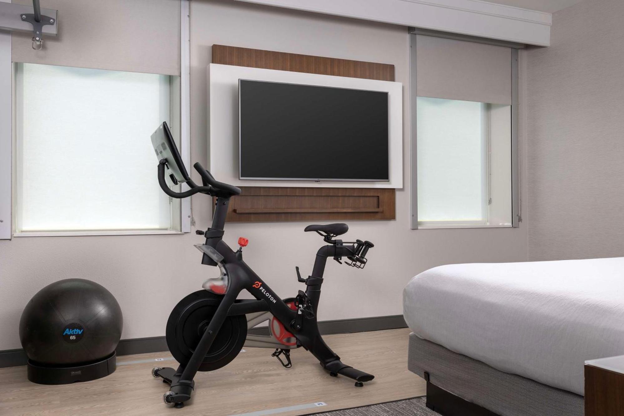 Embassy Suites By Hilton Knoxville Downtown מראה חיצוני תמונה